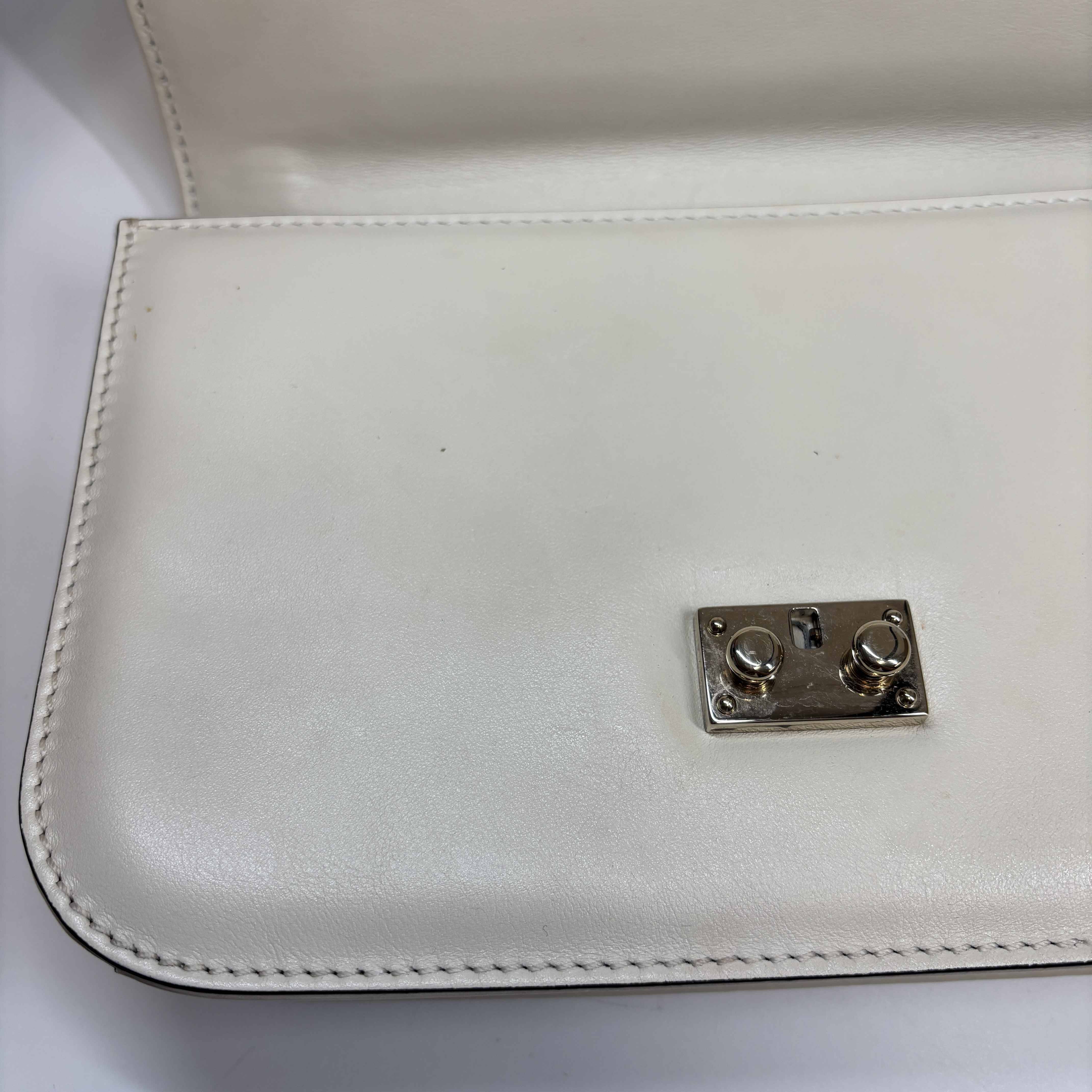 Women's Rockstud Flap Chain Bag Cream