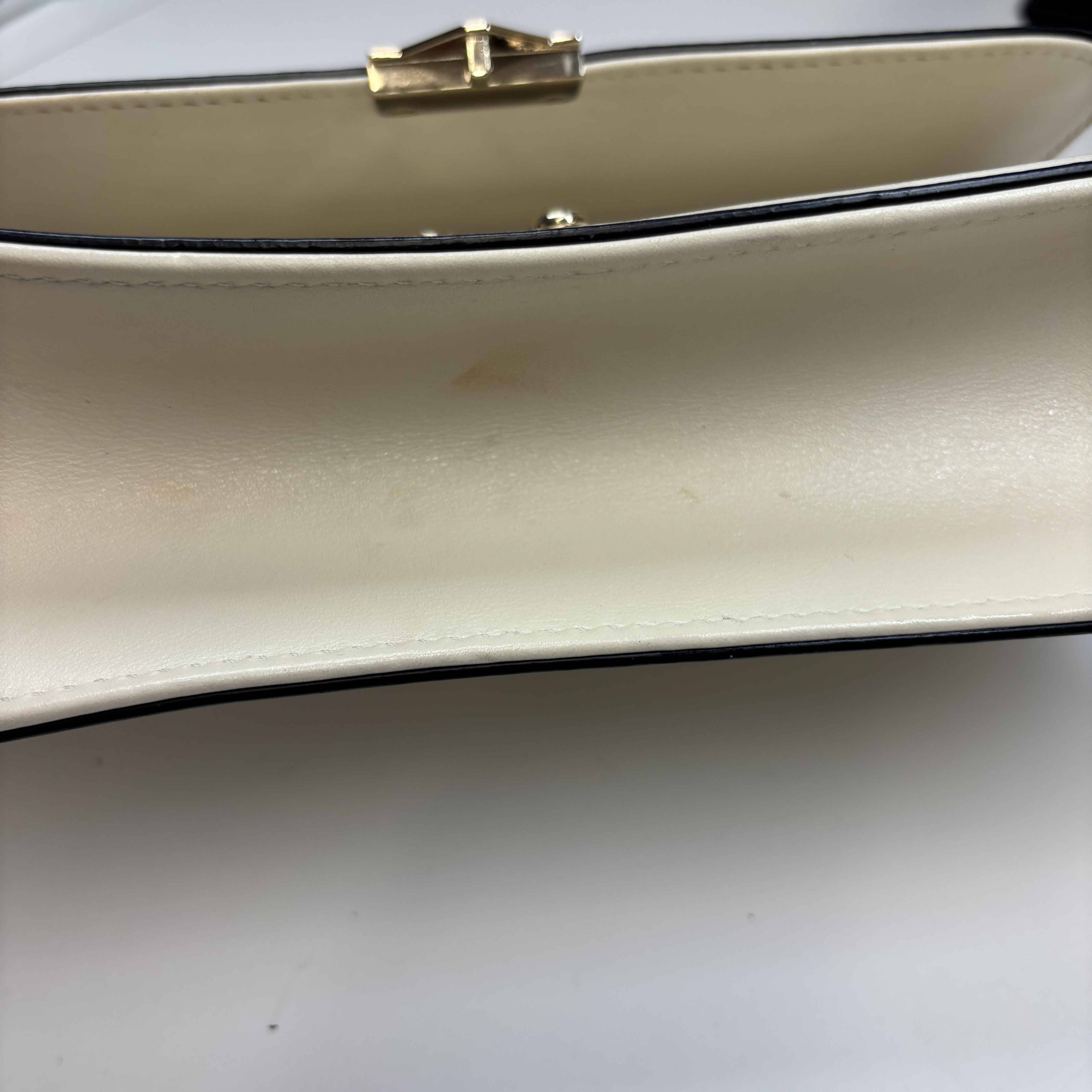 Women's Rockstud Flap Chain Bag Cream