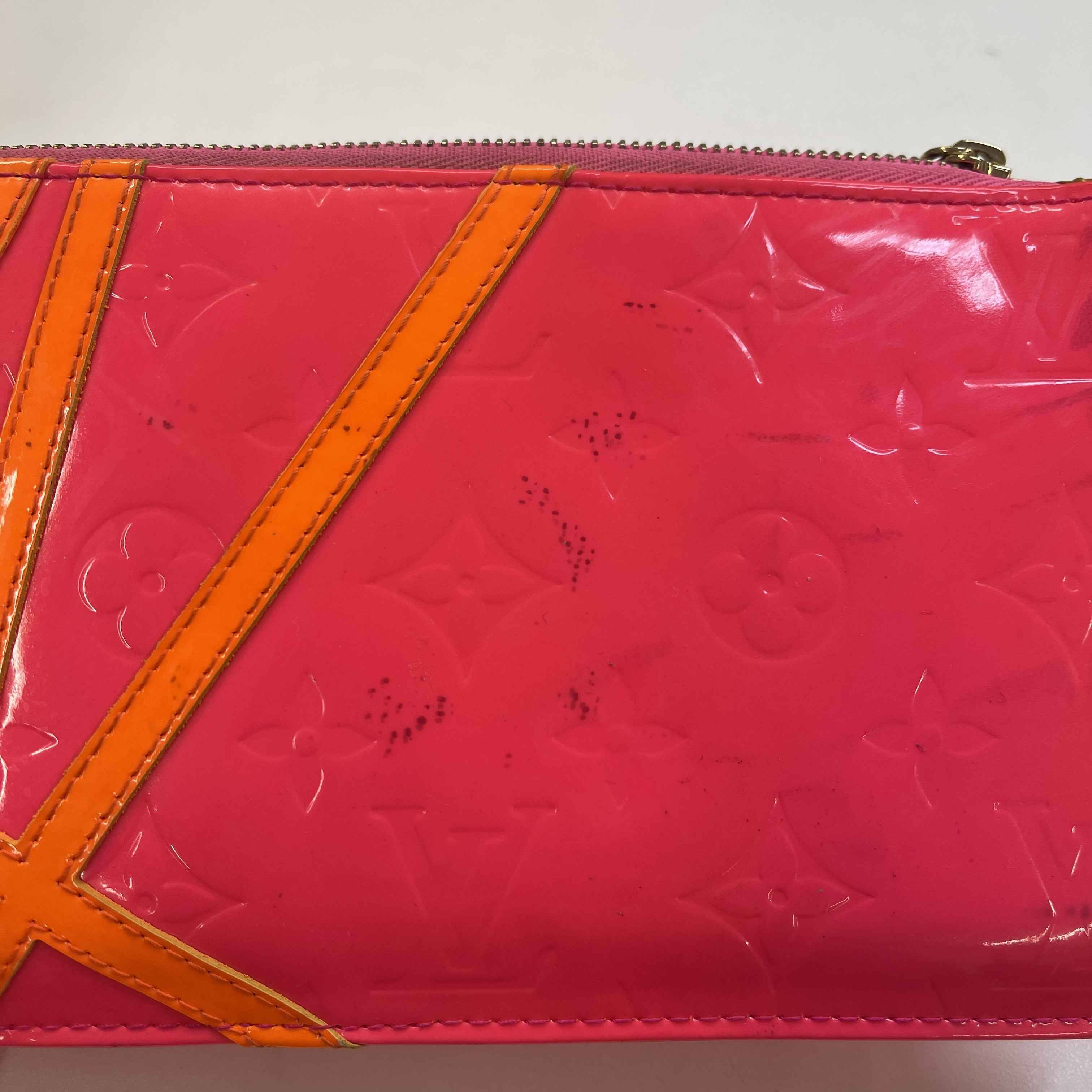 Women's Louis Vuitton X Robert Wilson Vernis Pochette Bag Pink
