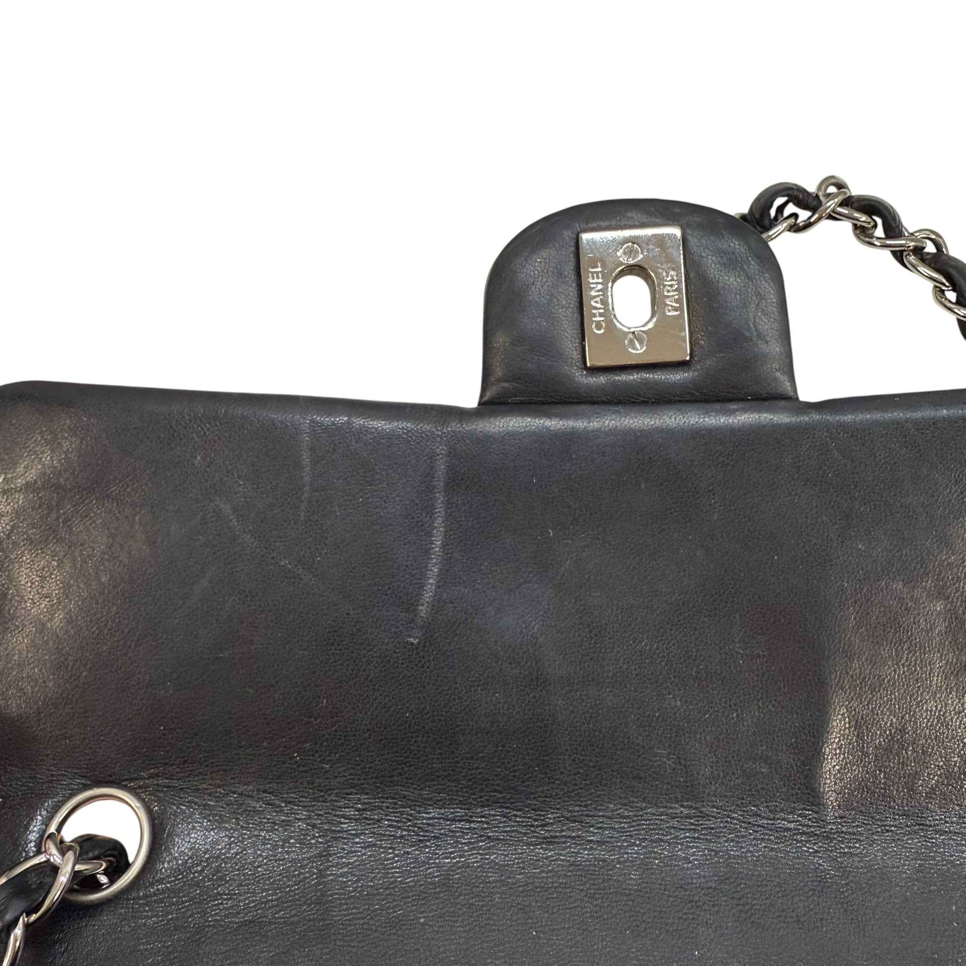Women's Vintage East West Baguette Lambskin Handbag Black