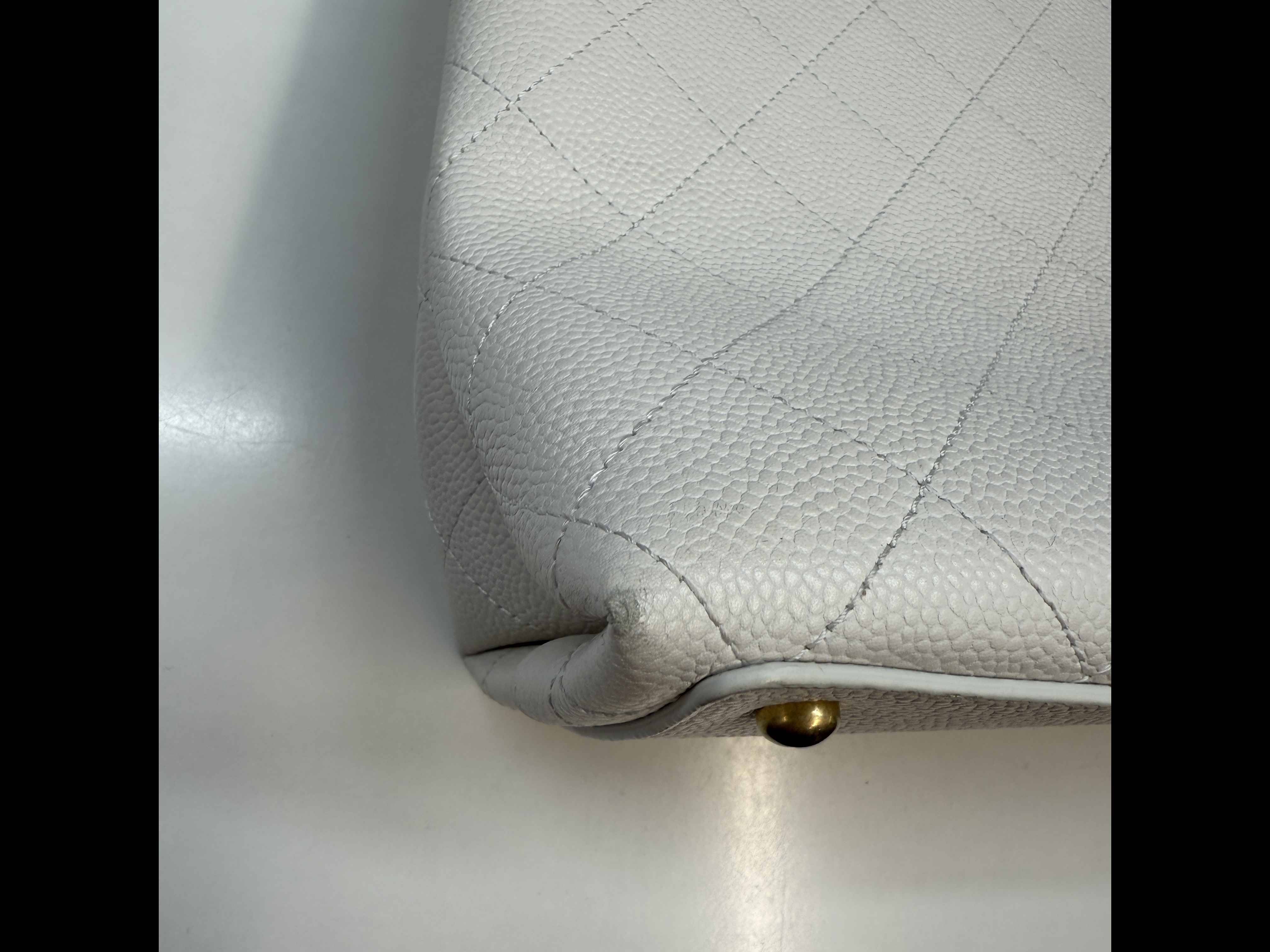 Women's Quilted Caviar Tote Handbag Grey