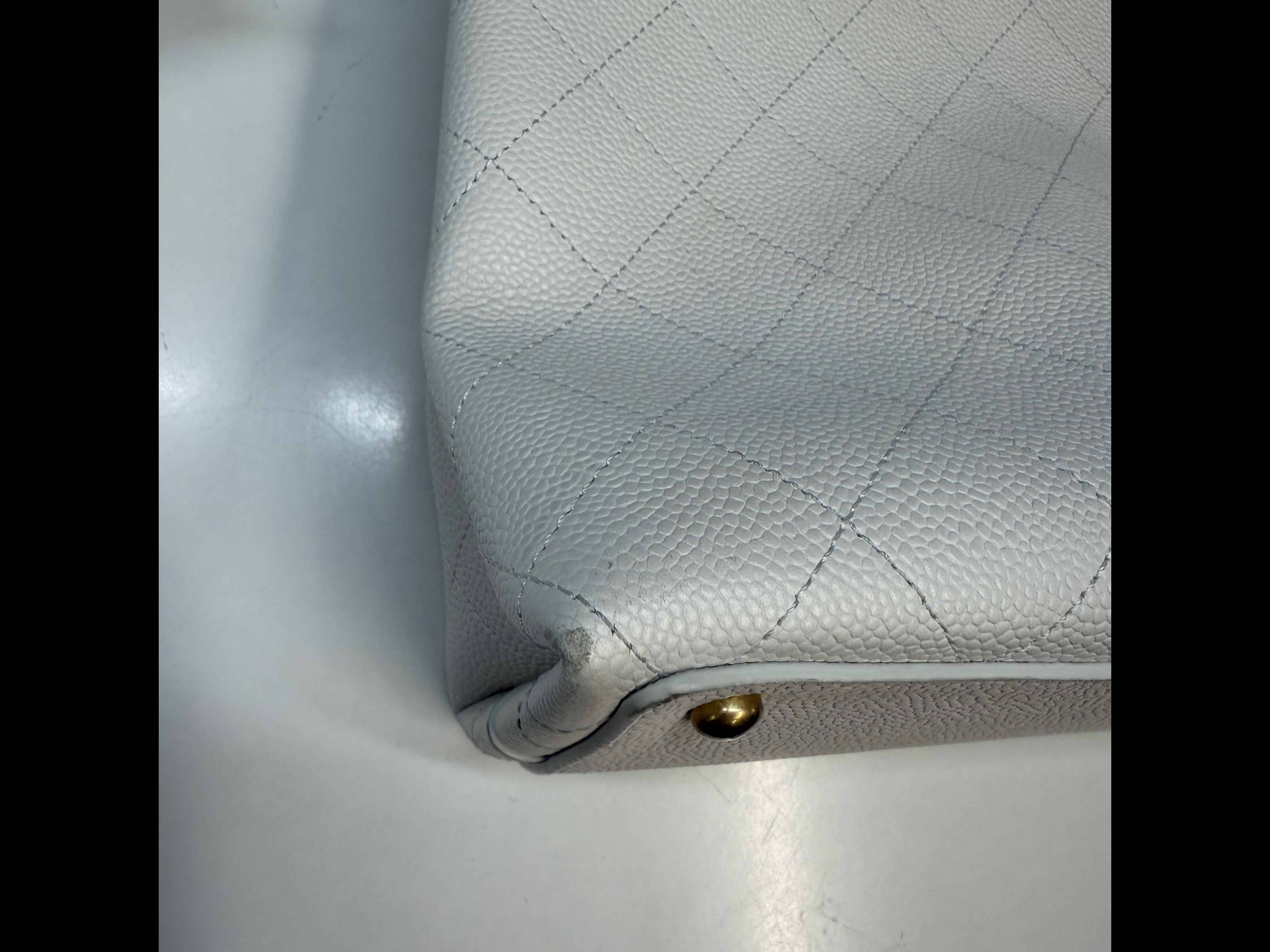 Women's Quilted Caviar Tote Handbag Grey