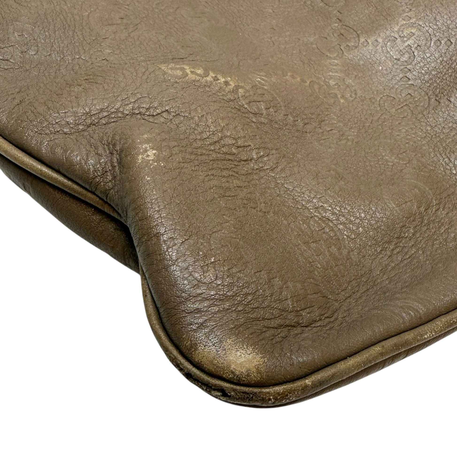 Men's Gg Supreme Messenger Bag Brown