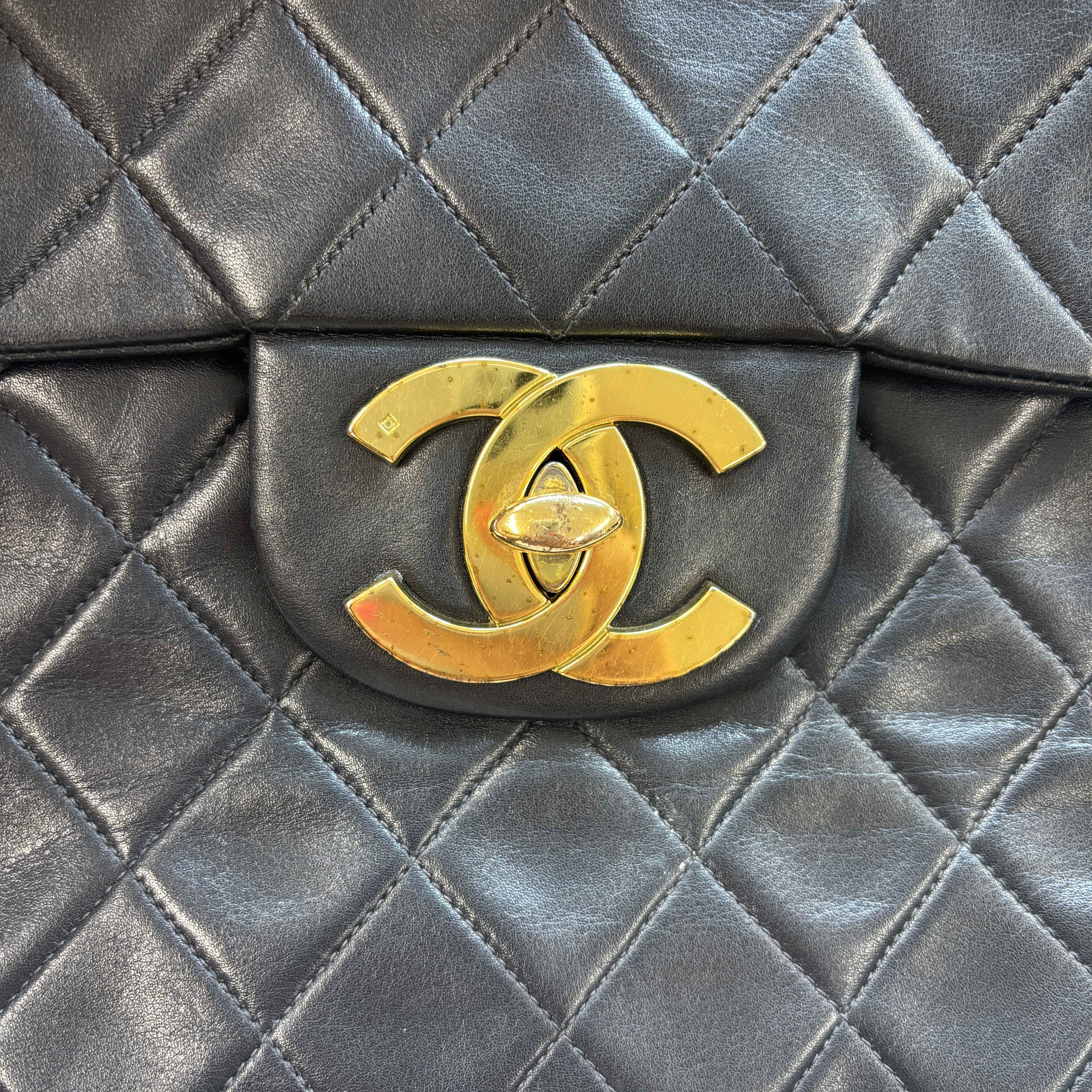 Women's Matelasse Double Chain Lamb Skin Handbag Black