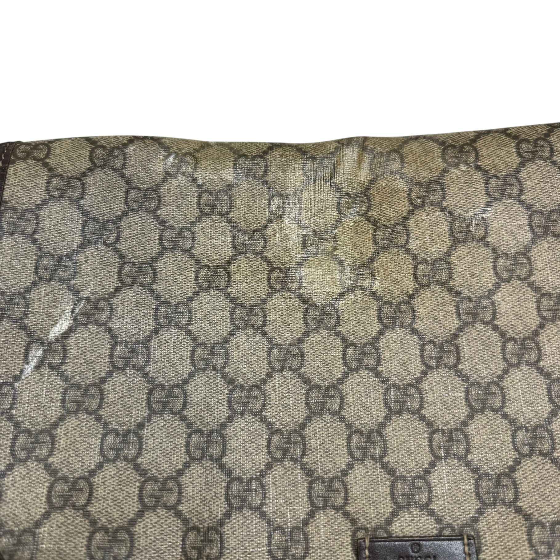 Men's Gg Supreme Messenger Bag Brown