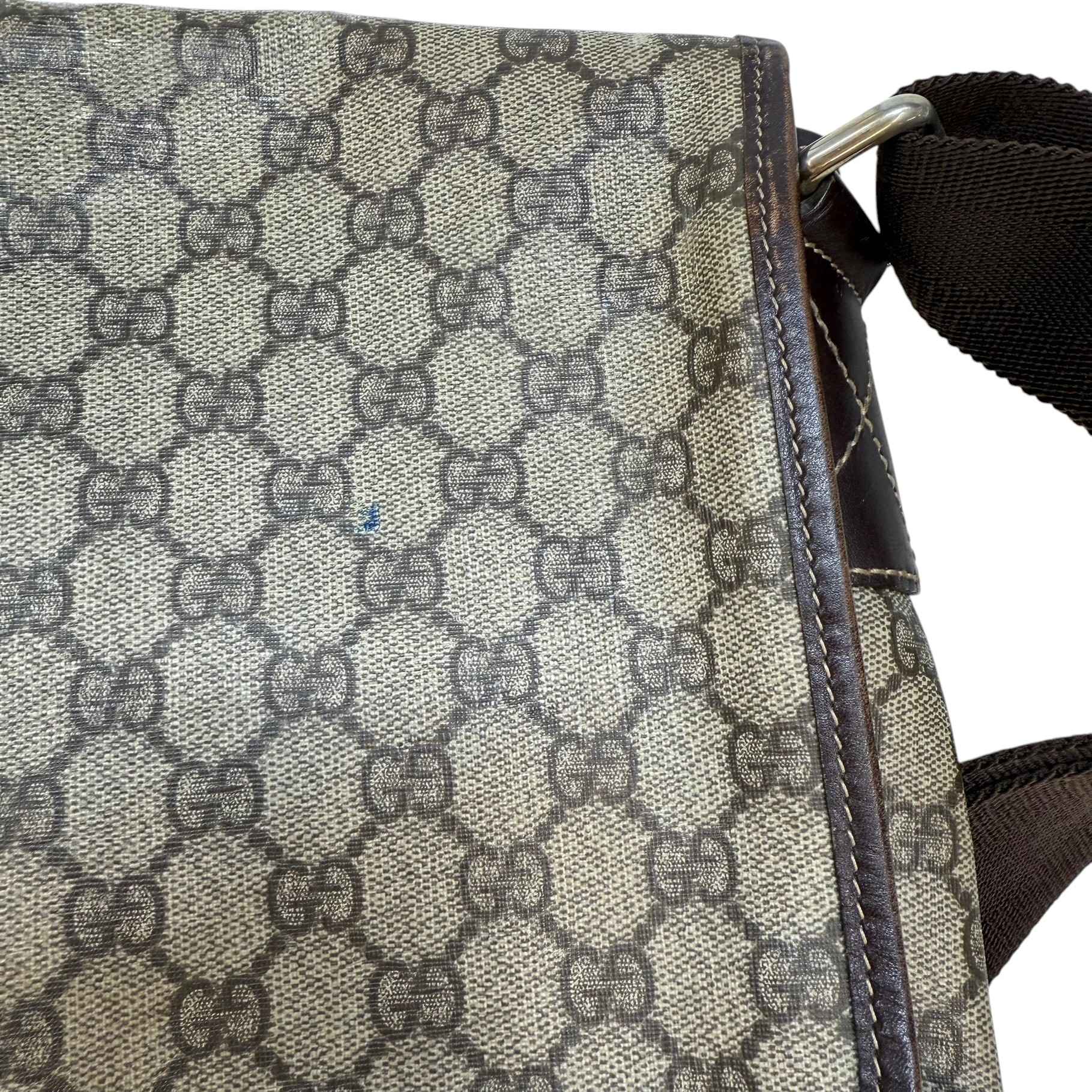 Men's Gg Supreme Messenger Bag Brown