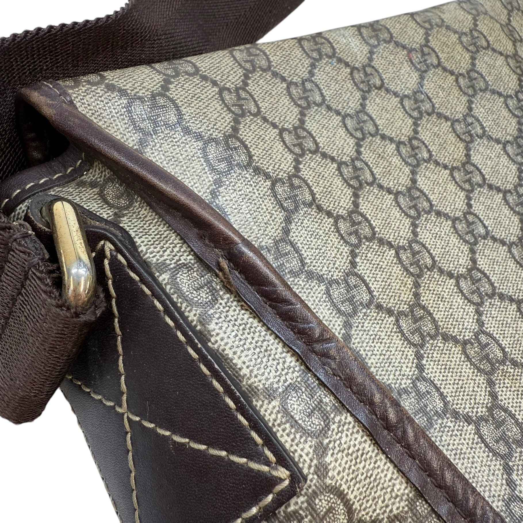 Men's Gg Supreme Messenger Bag Brown