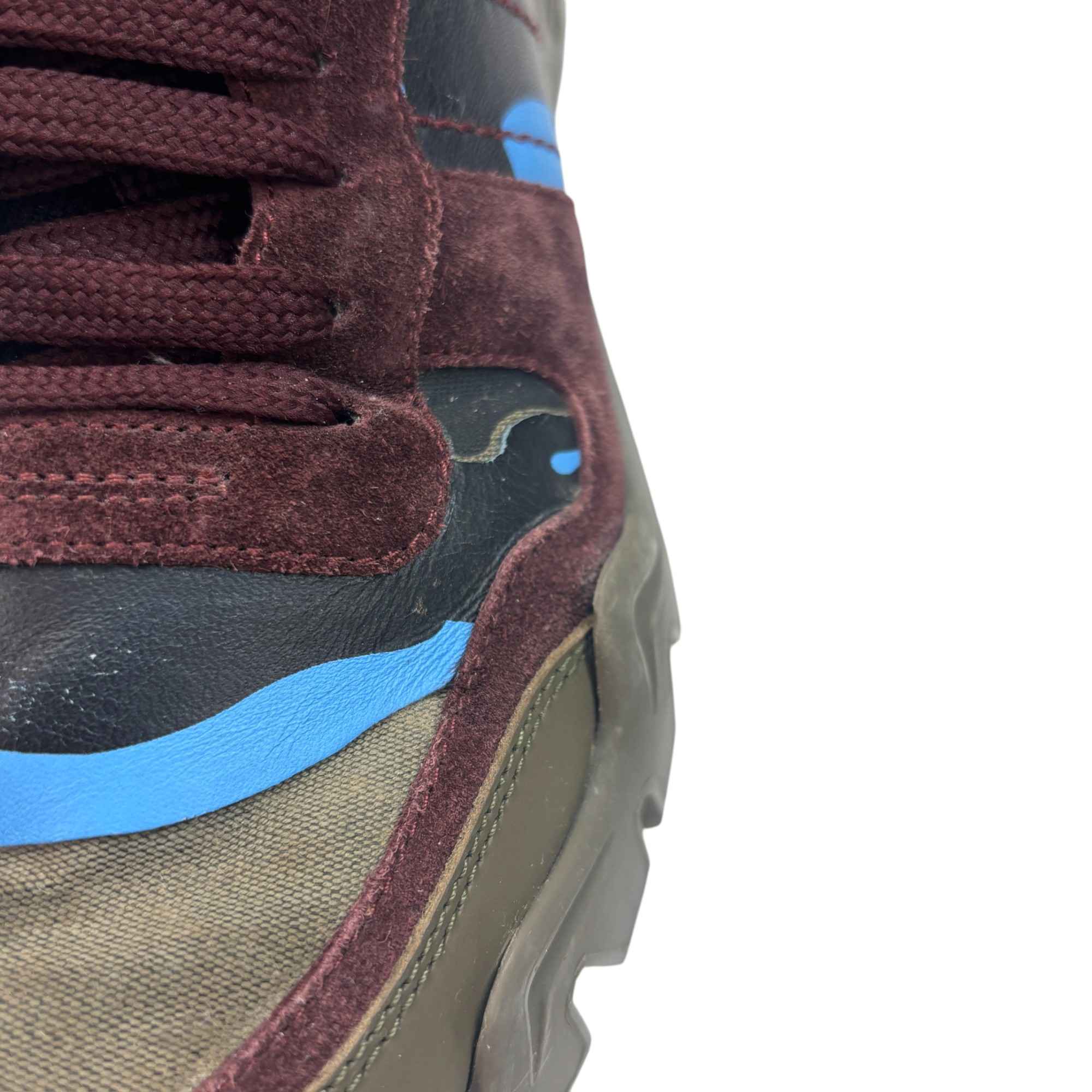 Men's Rockrunner Plus Low Trainers Burgundy Size EU 41 / UK 7