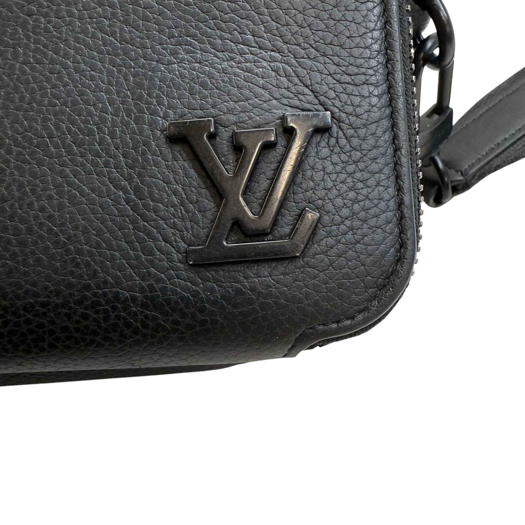 Men's Alpha Wearable Wallet Belt Bag Black