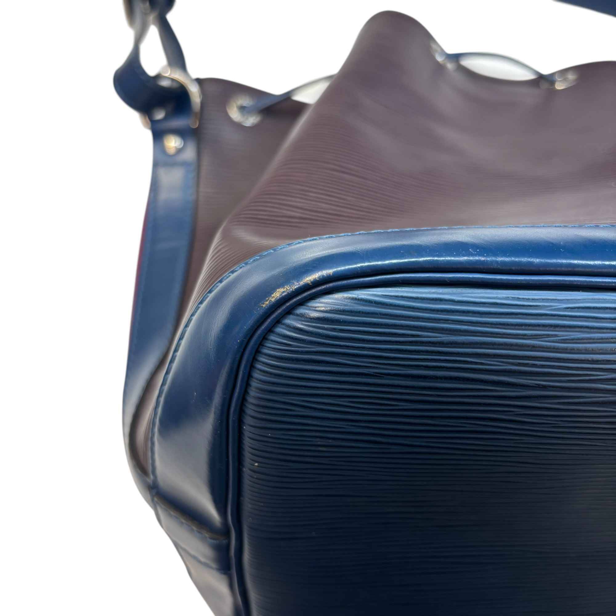 Women's Epi Leather Noé Mm Bag Burgundy