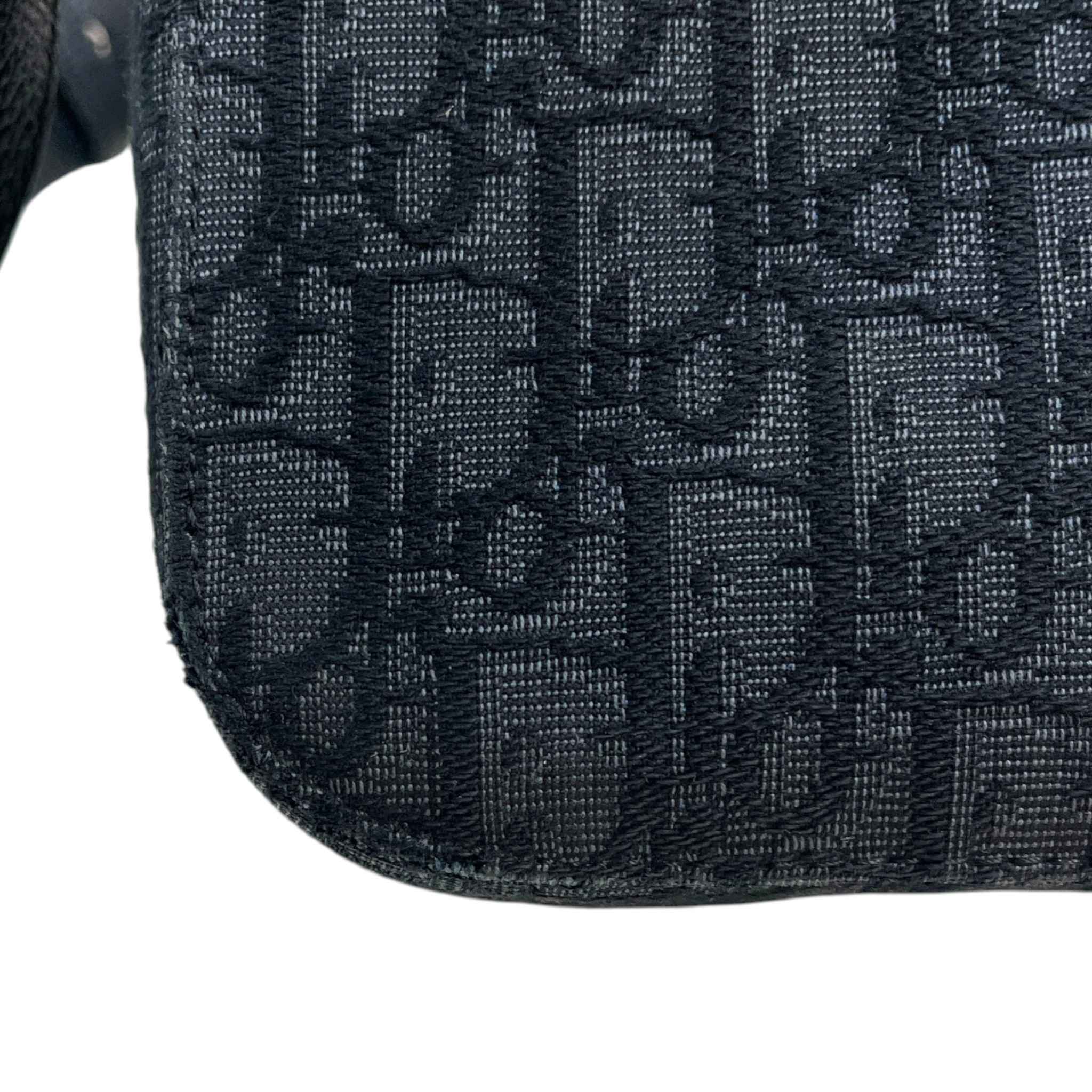 Men's Small Saddle Messenger Bag Black