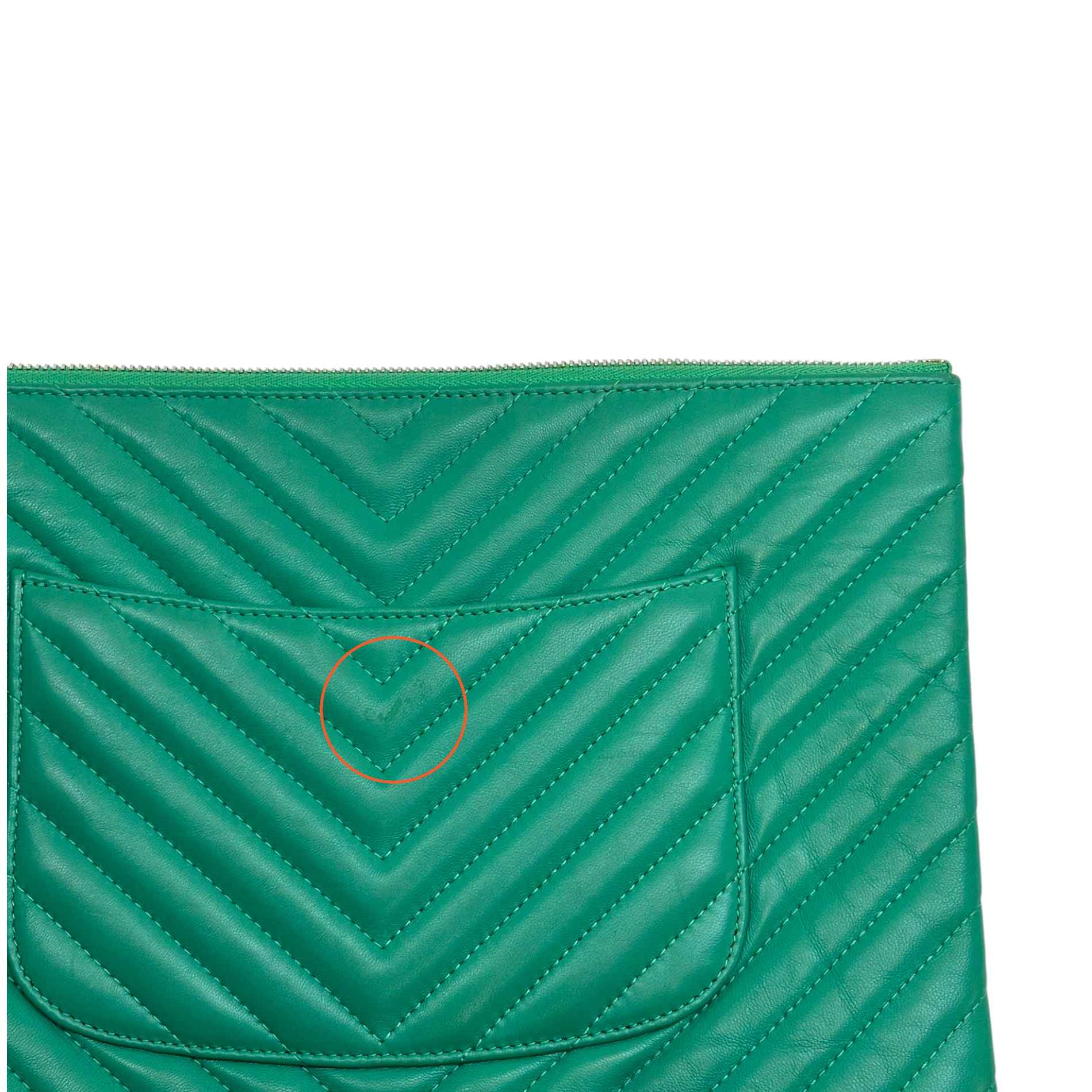 Women's Cc Chevron O-Case Lambskin Pouch Green