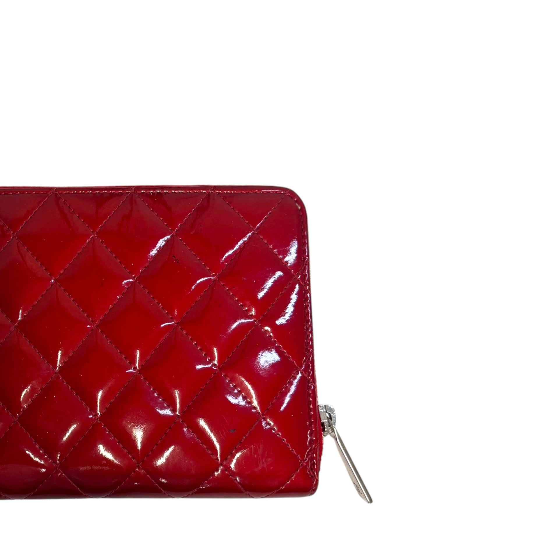 Women's Zip-Around Purse Red