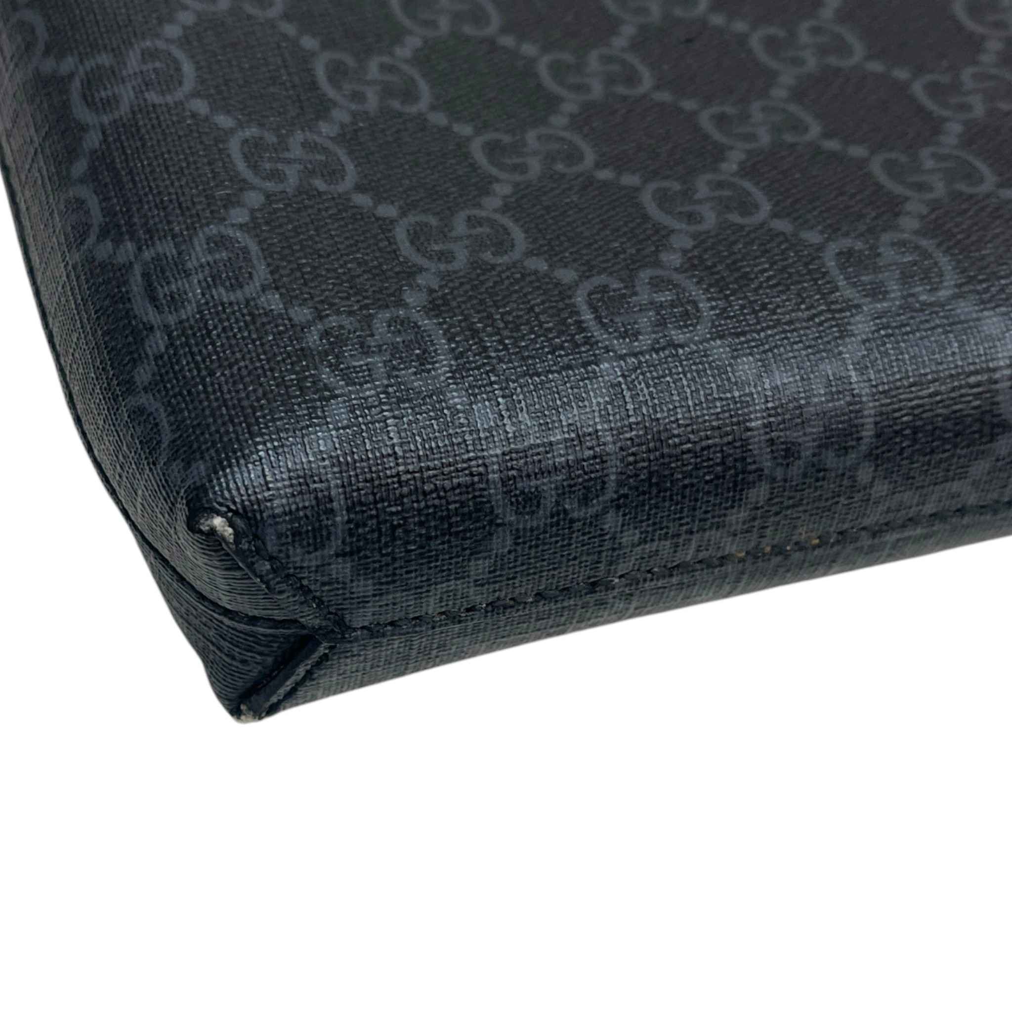 Men's Gg Supreme Cross-Body Bag Black