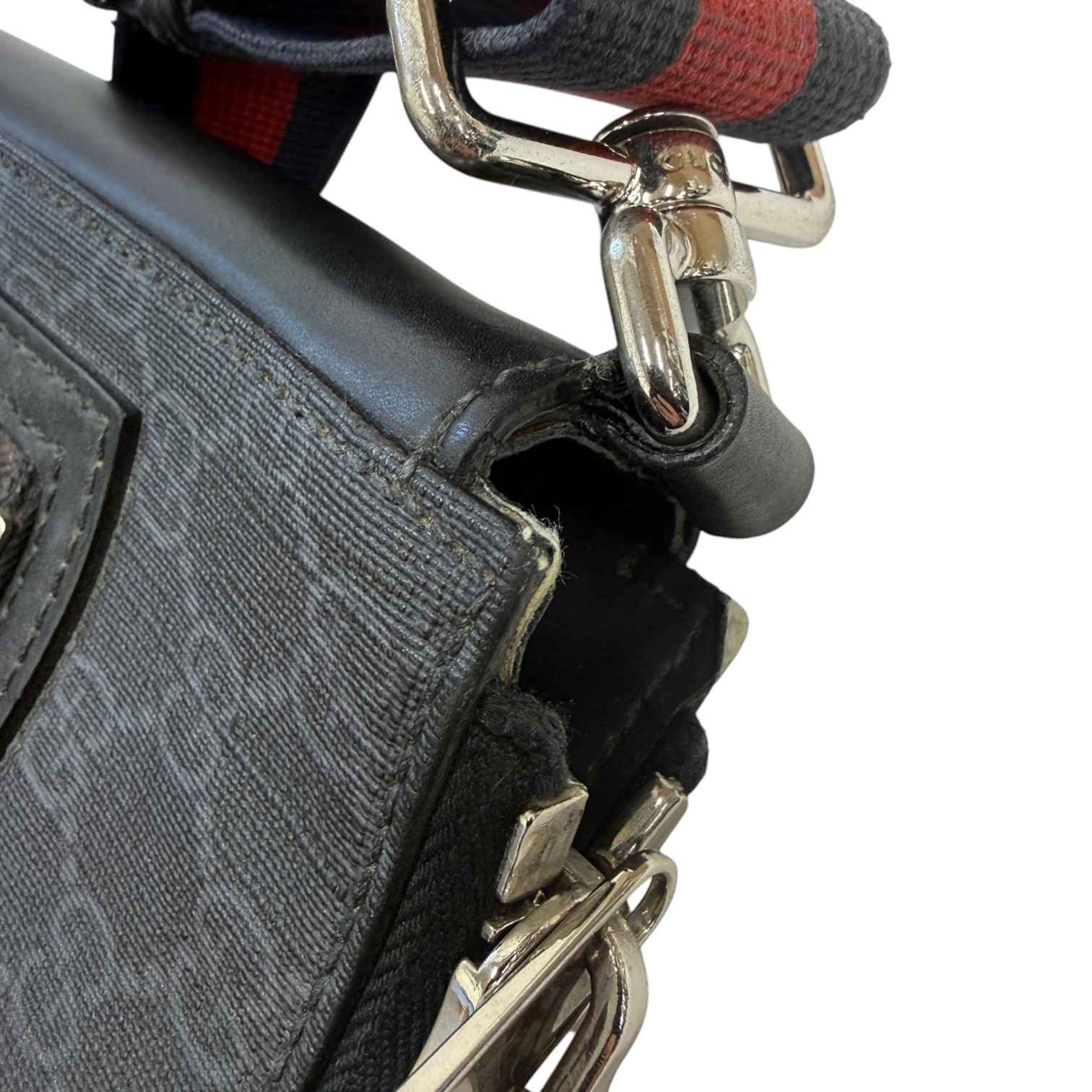 Men's Gg Supreme Messenger Bag Black