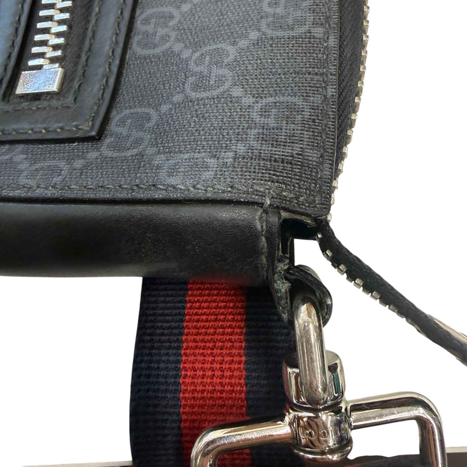Men's Gg Supreme Messenger Bag Black