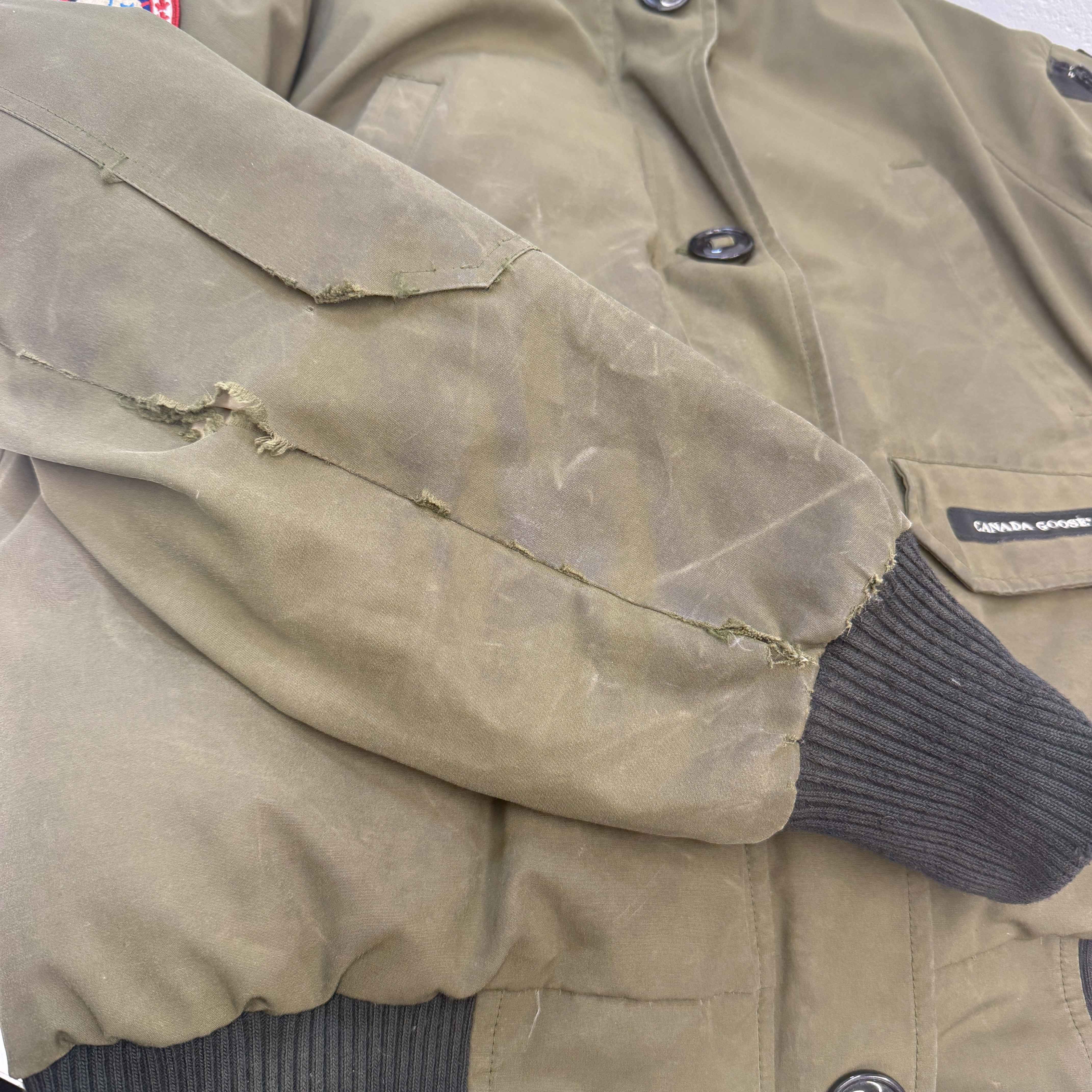 Men's Chilliwack Bomber Down Jacket Khaki Size L