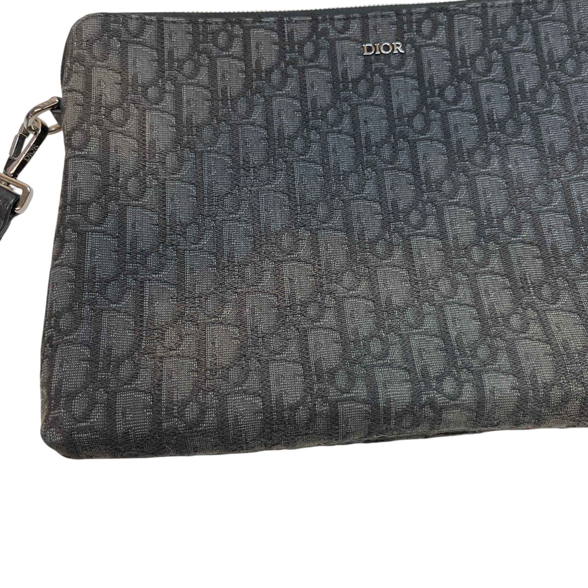 Women's Oblique A4 Zipped Pouch Black