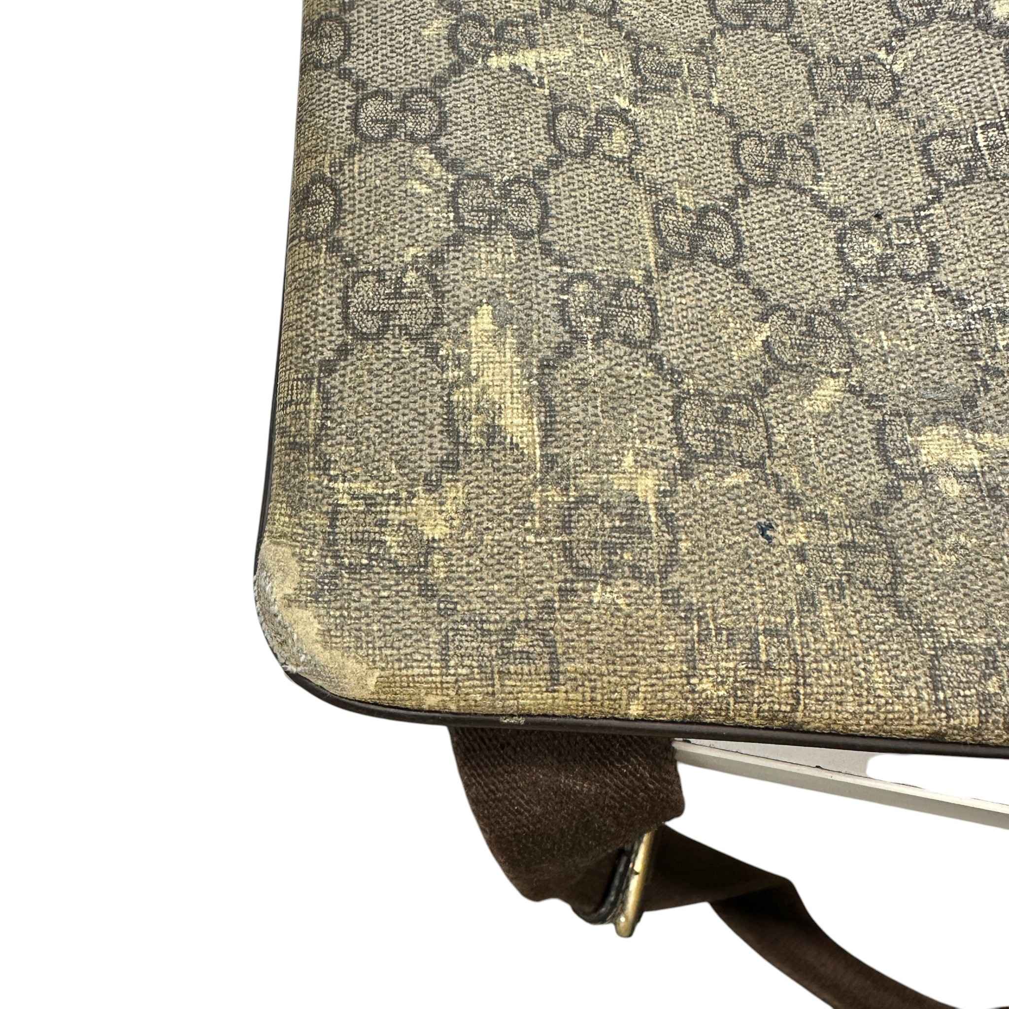 Men's Gg Supreme Messenger Bag Beige