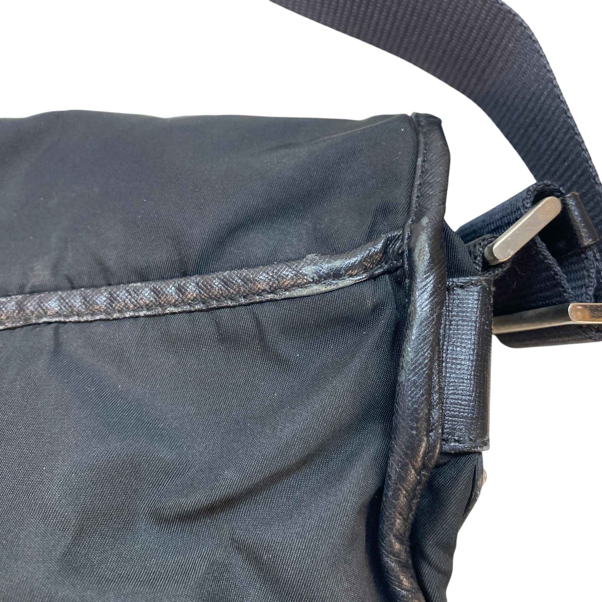 Men's Tessuto Buckle Messenger Bag Black