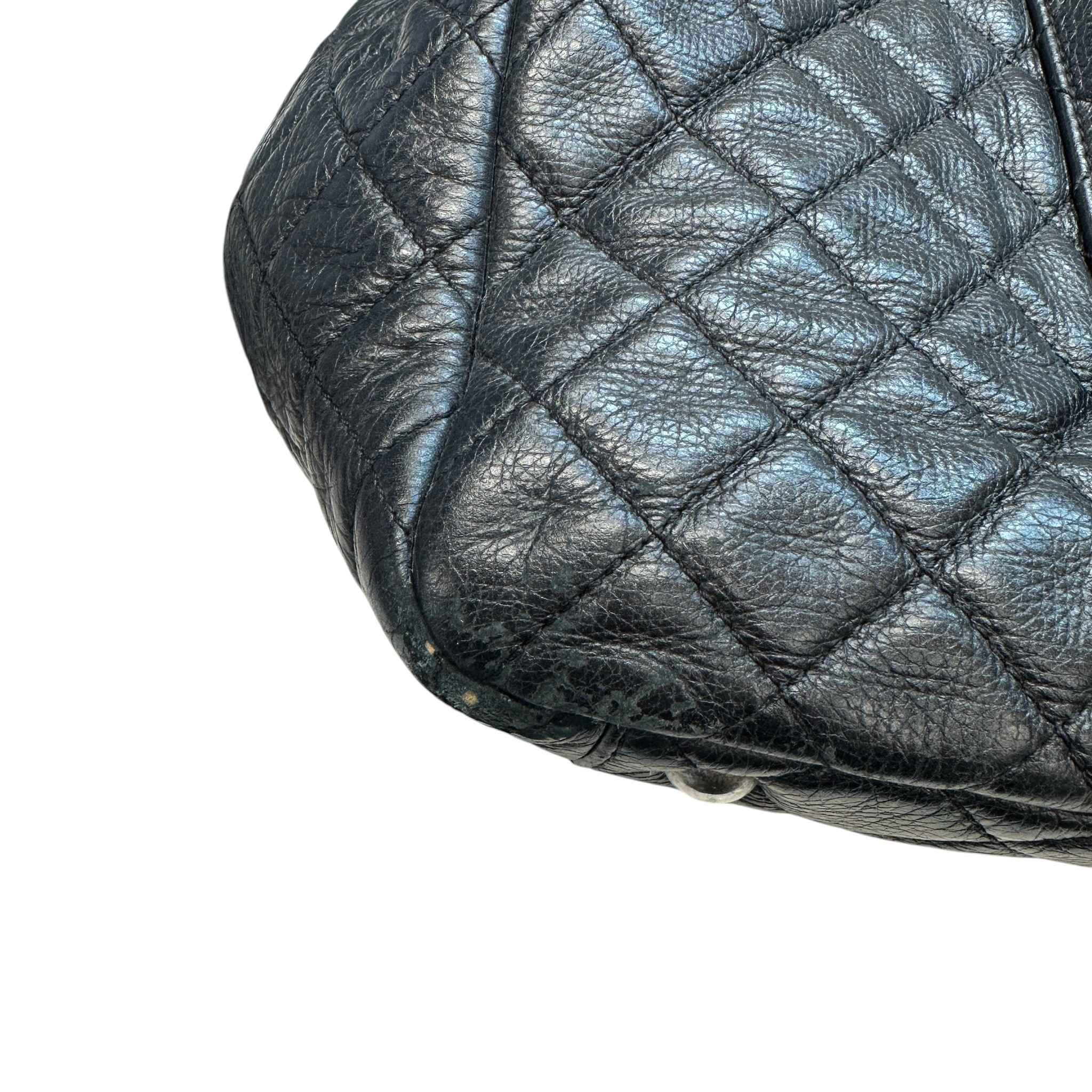 Women's Calfskin Quilted Airline Xxl Travel Flap Bag Black