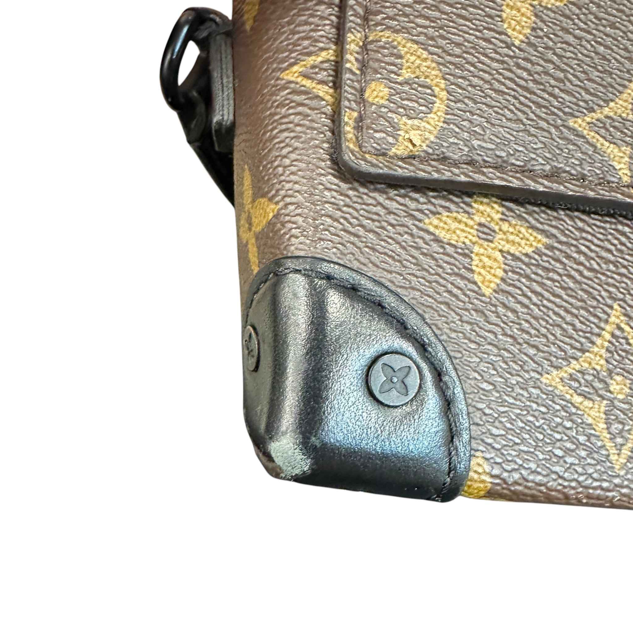 Men's Monogram Eclipse Steamer Wearable Bag Black