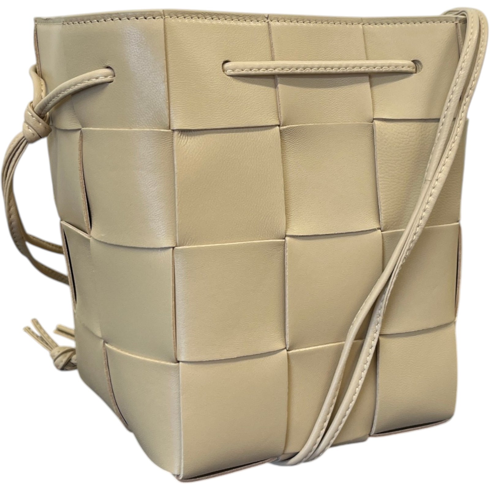 Women's Cassette Bucket Bag Beige - Photo 4