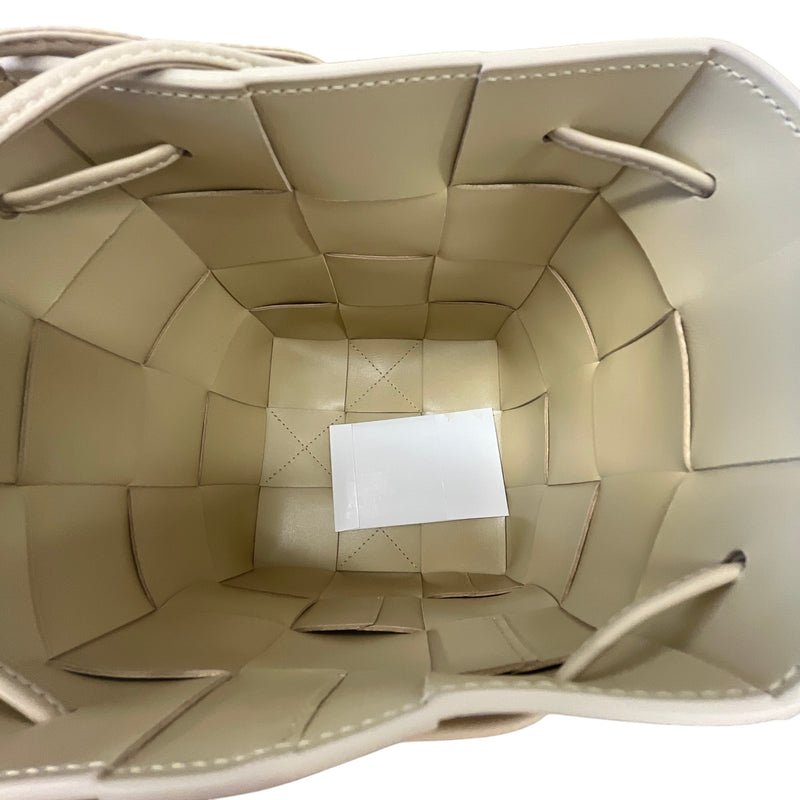 Women's Cassette Bucket Bag Beige