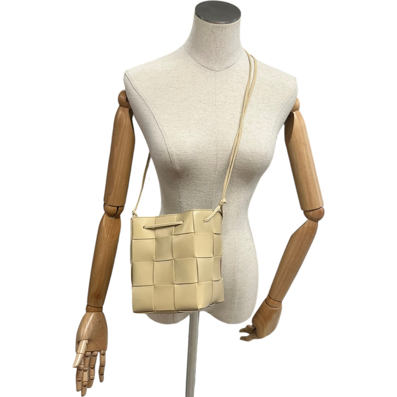 Women's Cassette Bucket Bag Beige