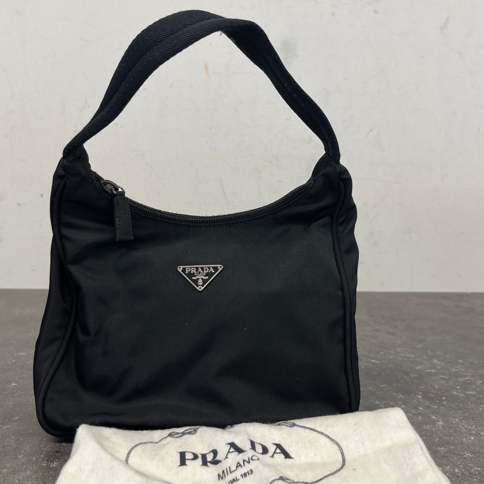 Women's Re Edition Nylon Mini Hobo Handbag Black - Photo 12
