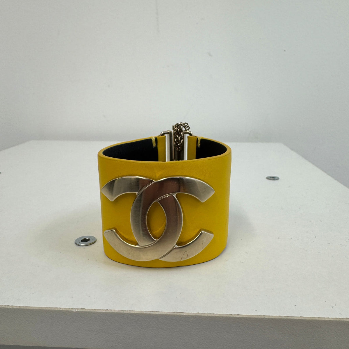 Women's CC Logo Cuff Bracelet Yellow - Photo 7