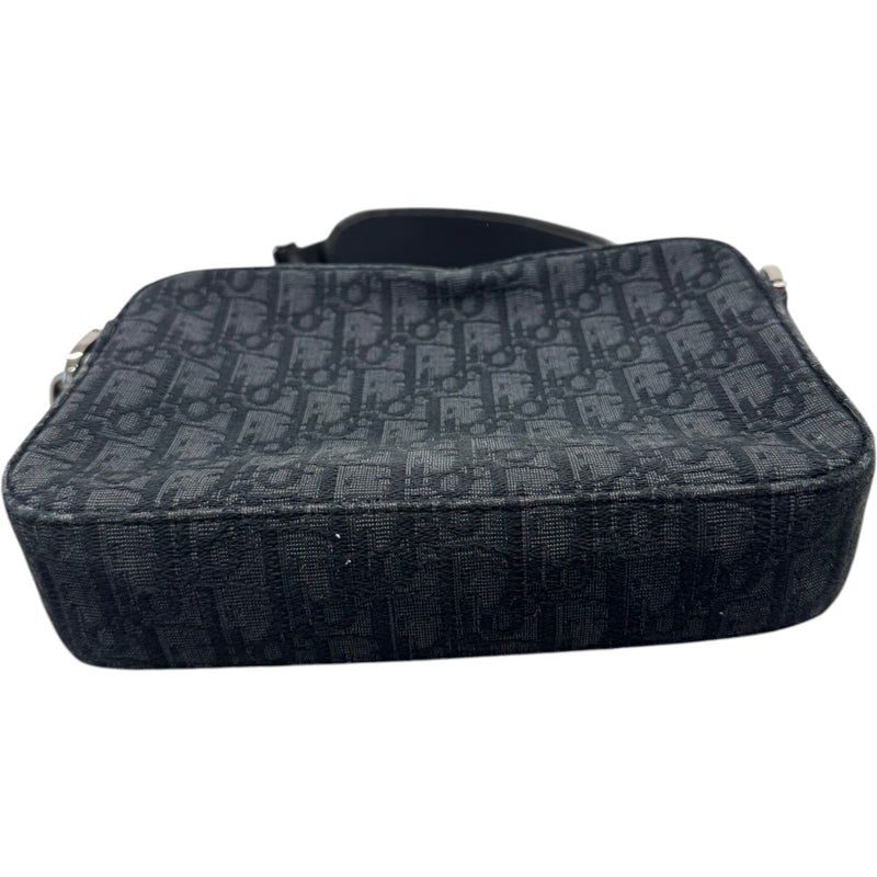 Men's Safari Oblique Messenger Bag Black
