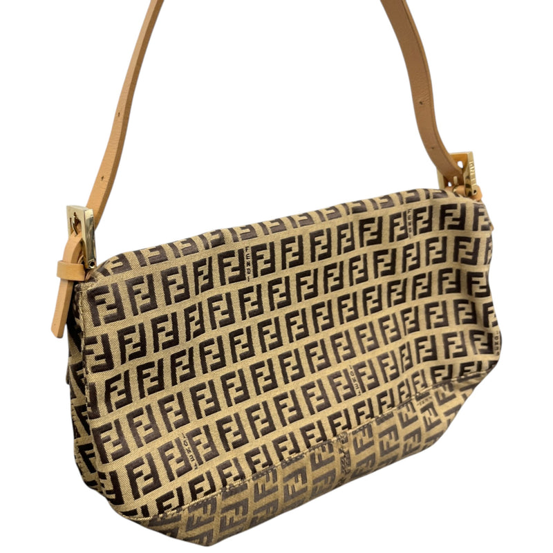 Women's Zucca Baguette Bag Beige