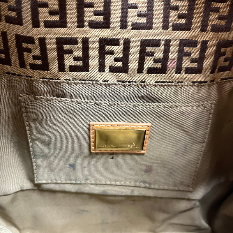 Women's Zucca Baguette Bag Beige