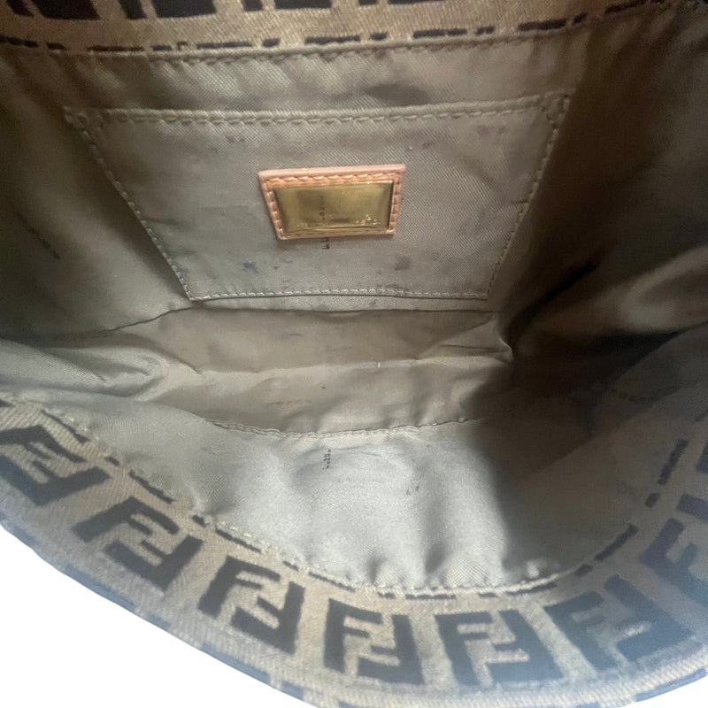 Women's Zucca Baguette Bag Beige