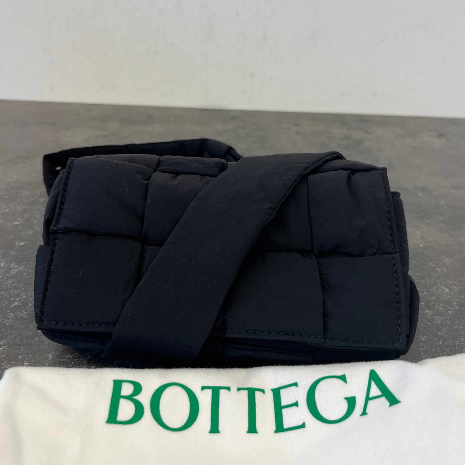 Women's Padded Tech Cassette Bag Black - Photo 11