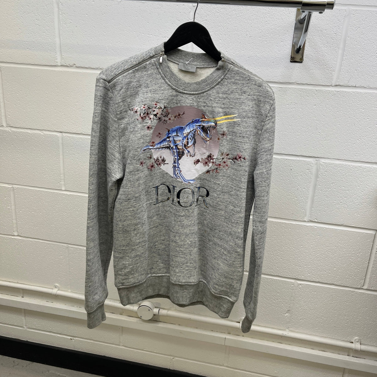 Men's x Hajime Sorayama T Rex Graphic Sweatshirt Grey Size S - Photo 9