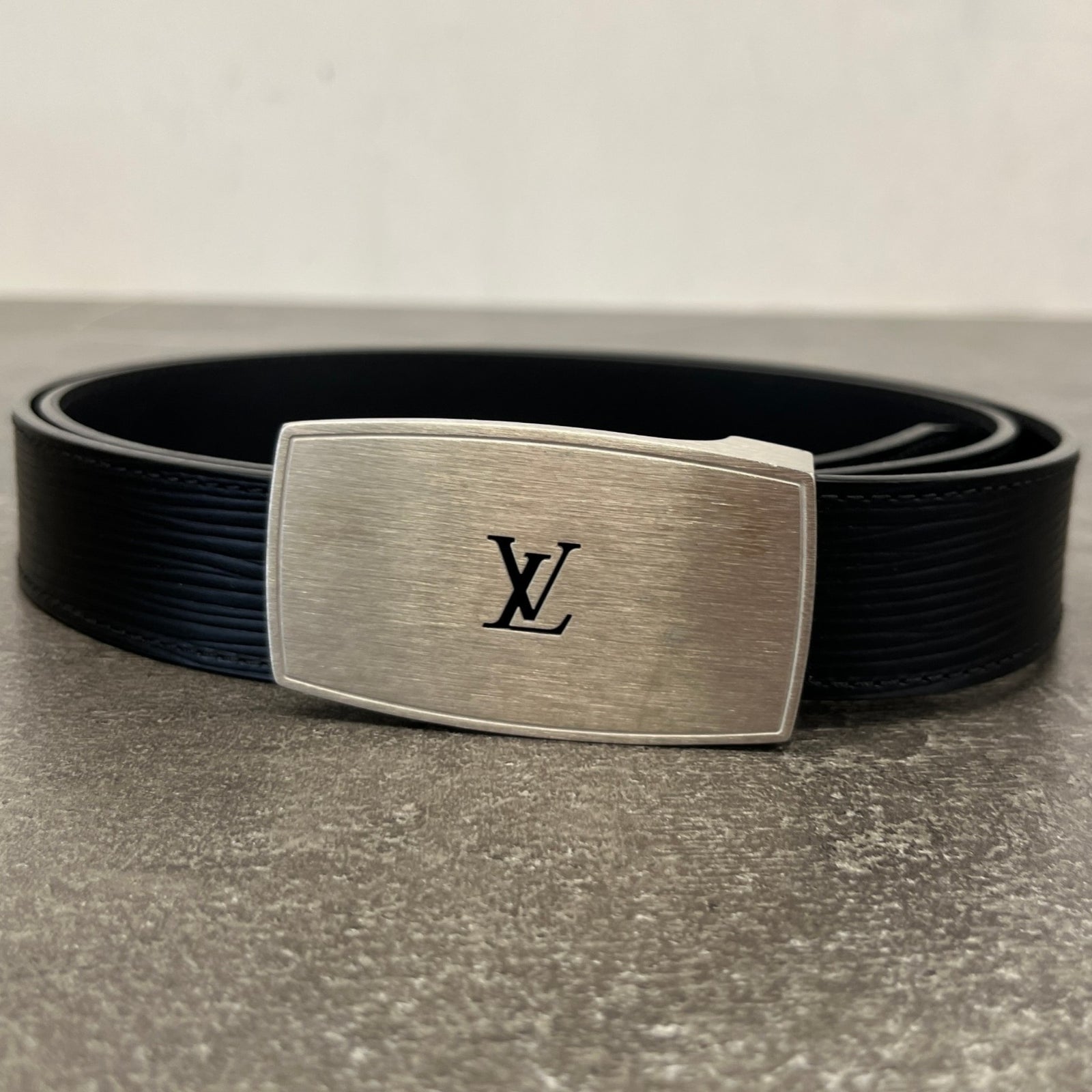 Louis Vuitton Men's Epi LV Buckle Belt Black Size 40" - Photo 8