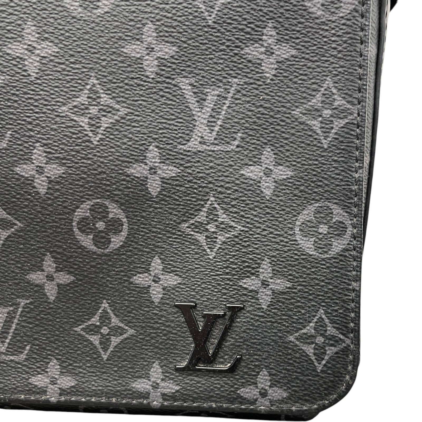Louis Vuitton Men's Monogram Eclipse District PM Messenger Bag Grey - Photo 9