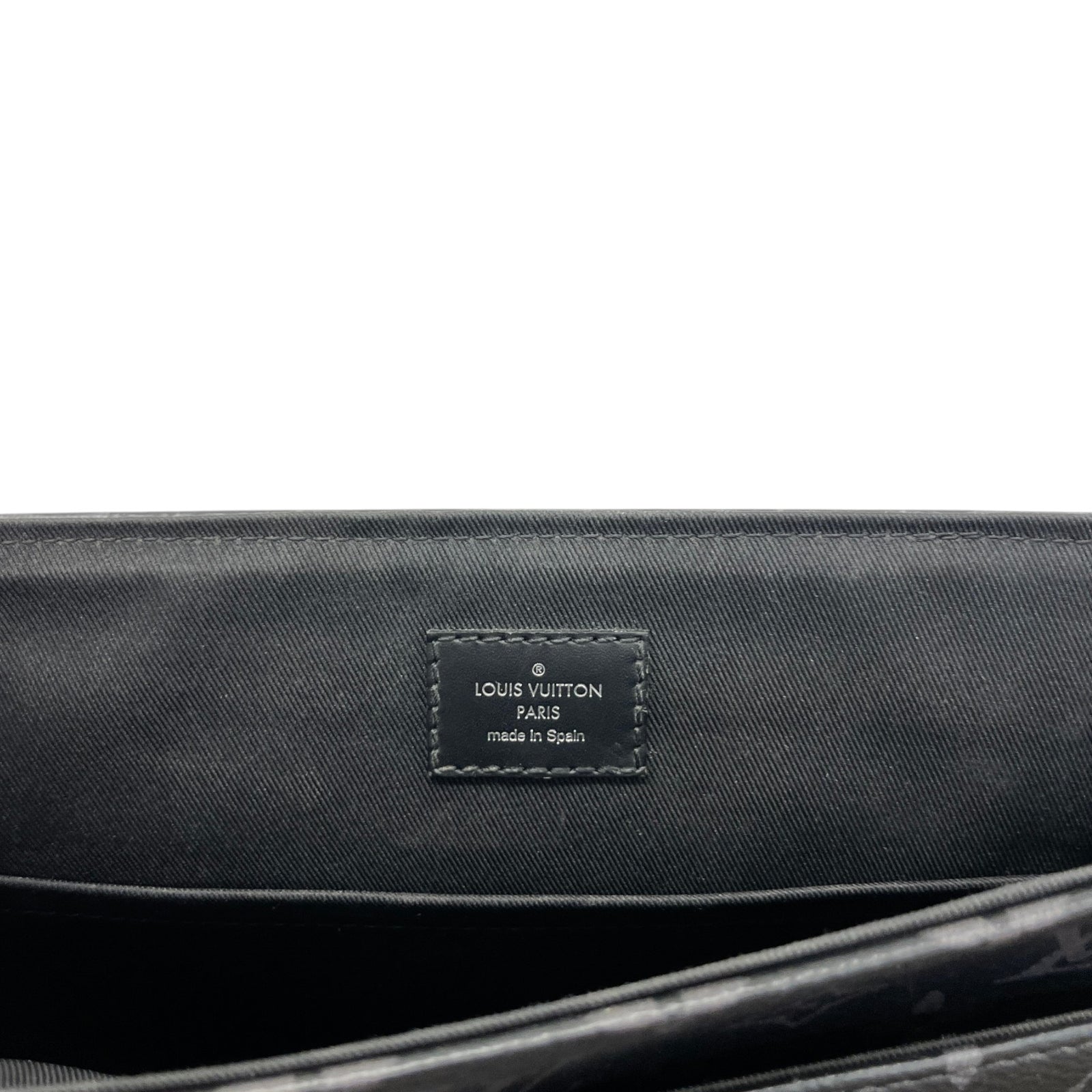 Louis Vuitton Men's Monogram Eclipse District PM Messenger Bag Grey - Photo 10