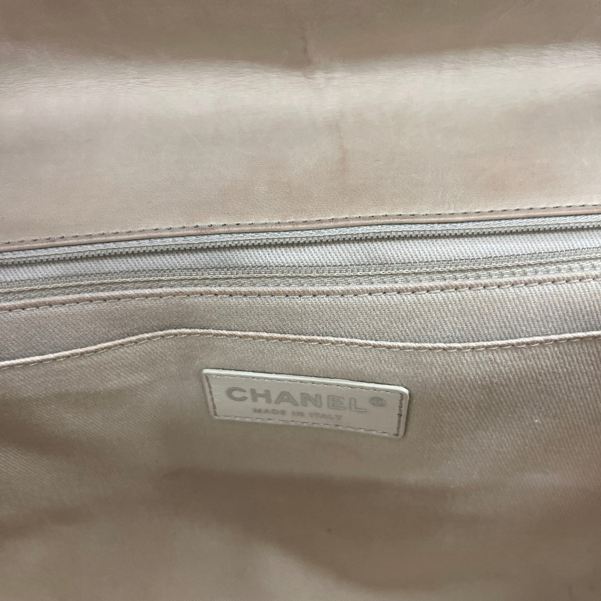 Women's In The Business Flap Handbag Beige - Photo 12