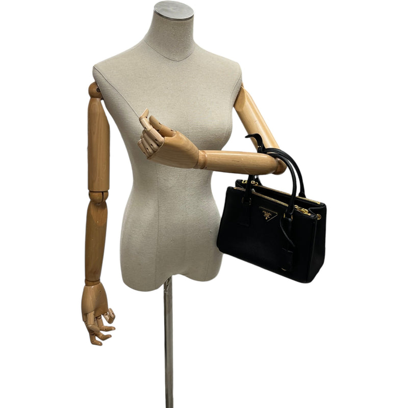 Women's Small Galleria Handbag Black