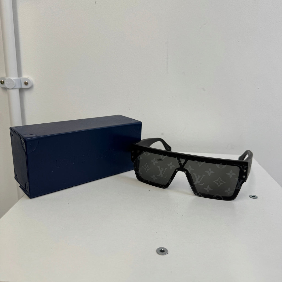 Men's LV Waimea L Sunglasses Black - Photo 10