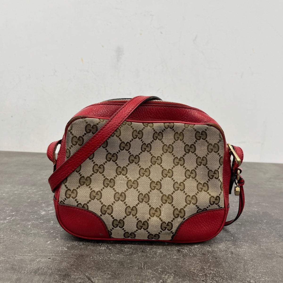 Women's GG Supreme Bree Crossbody Handbag Red - Photo 14