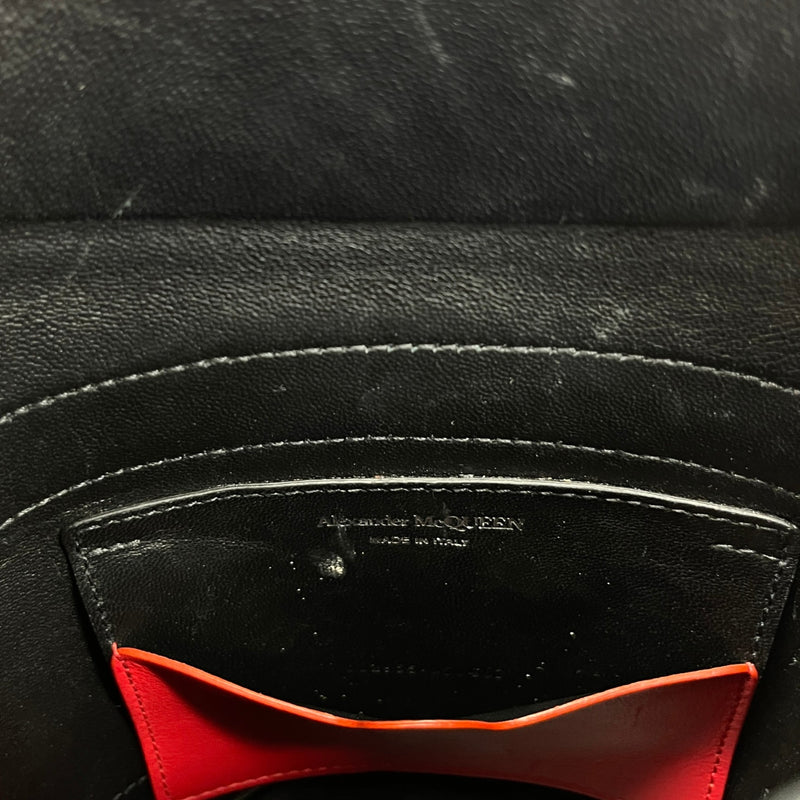 Women's The Curve Handbag Black