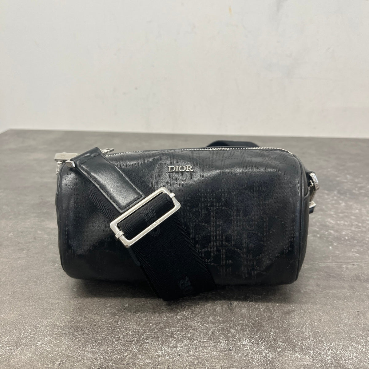 Women's Oblique Crossbody Bag Black - Photo 11