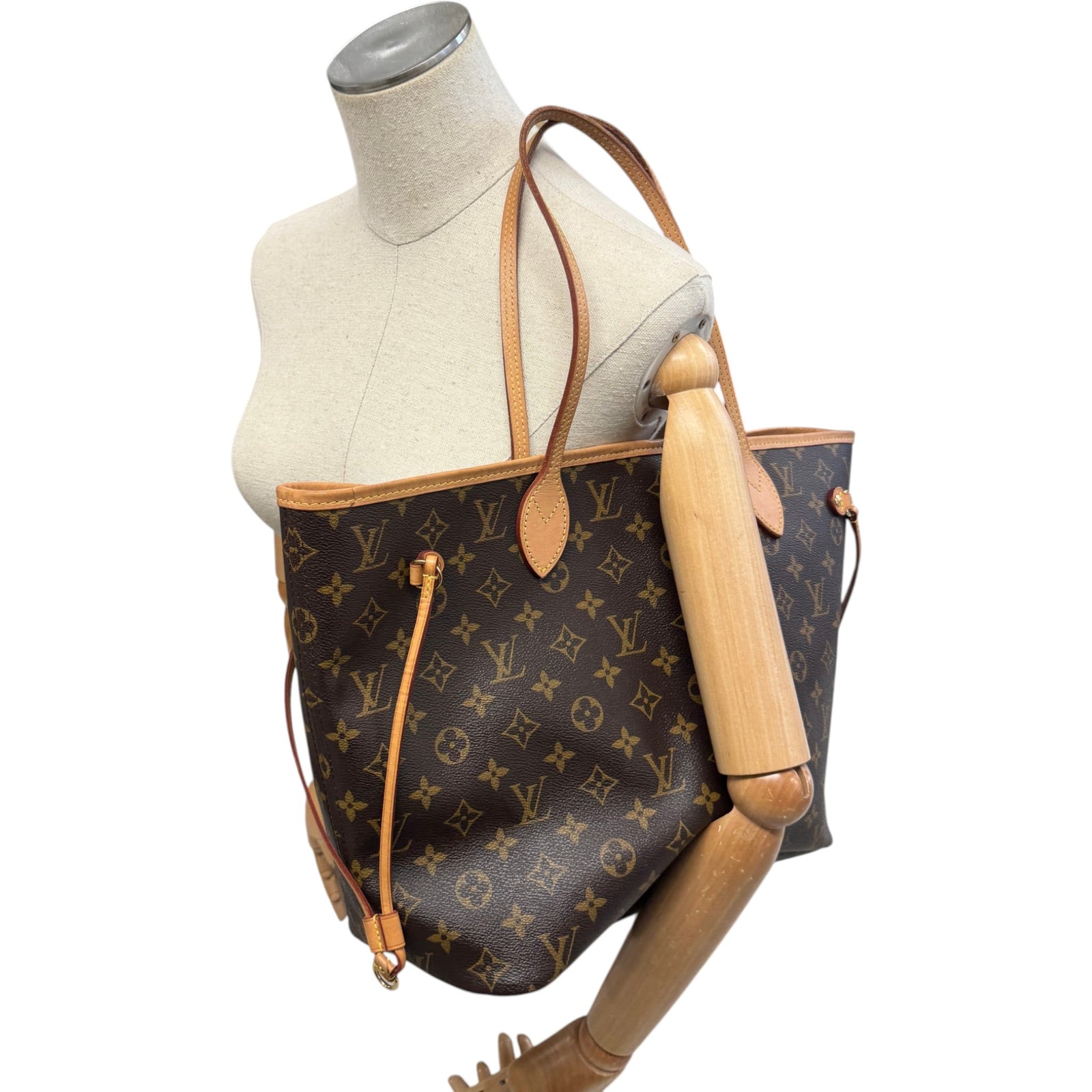 Women's Monogram Neverfull MM Tote Bag Brown - Photo 2