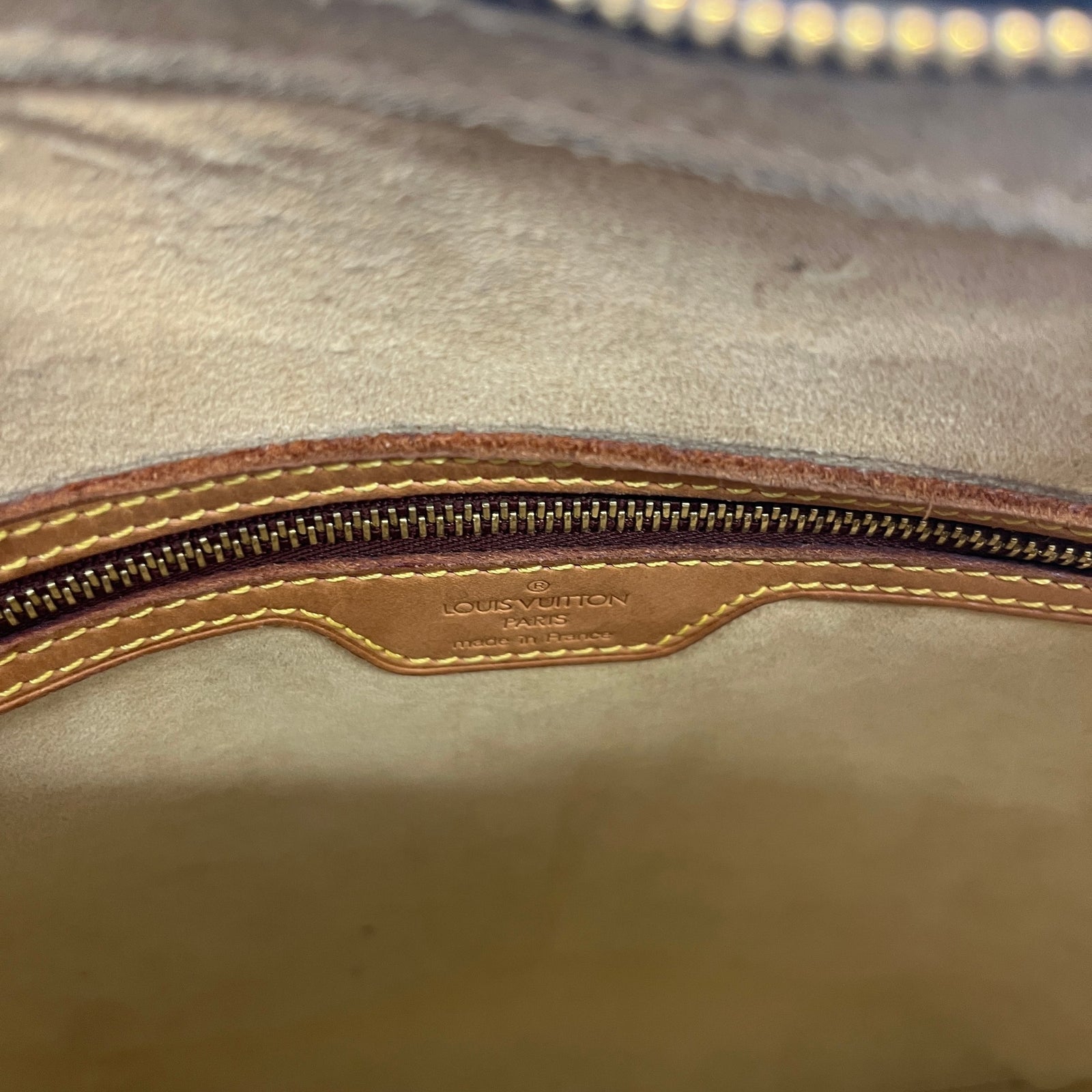 Women's Monogram Looping Gm Handbag Brown - Photo 11