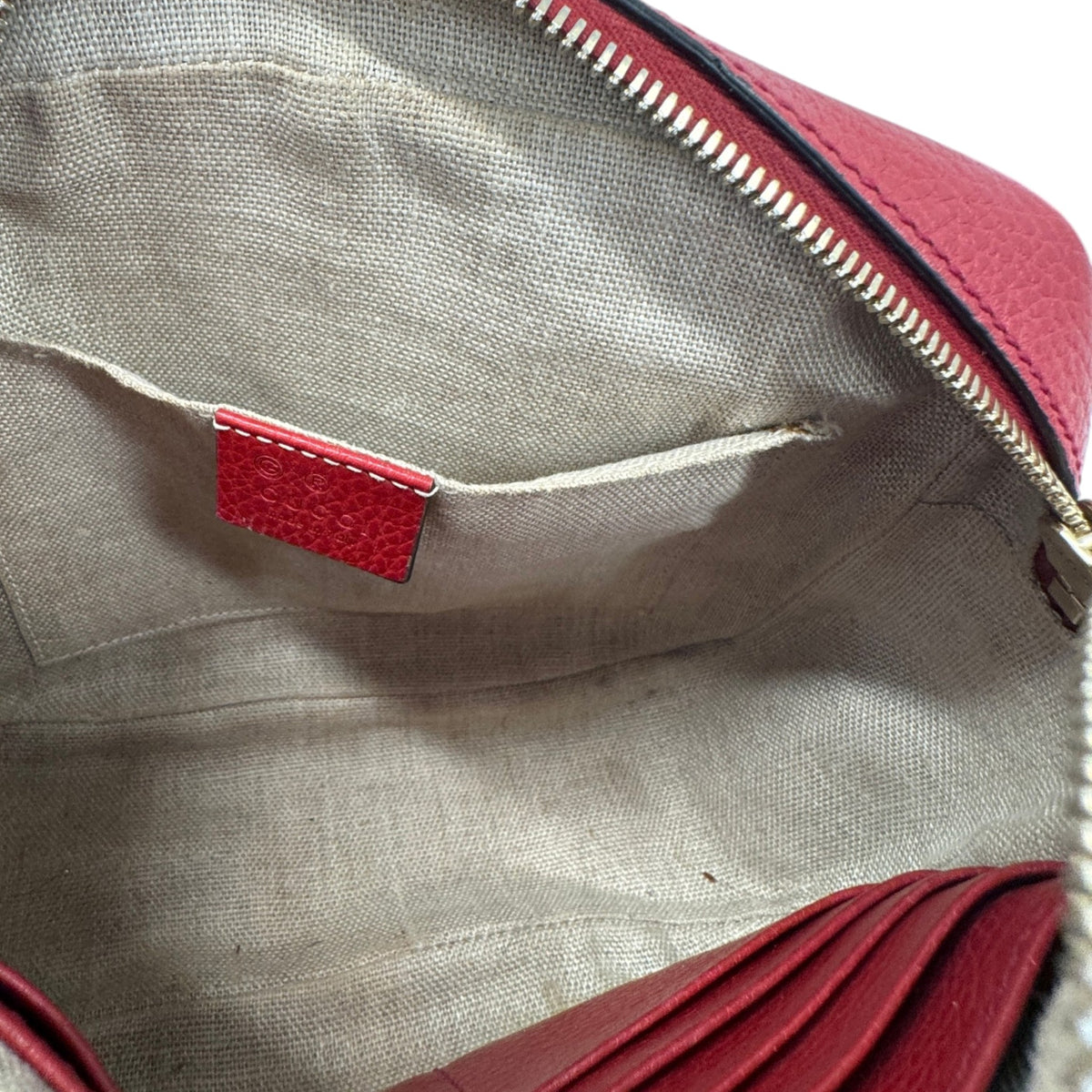 Women's GG Supreme Camera Crossbody Bag Red - Photo 10