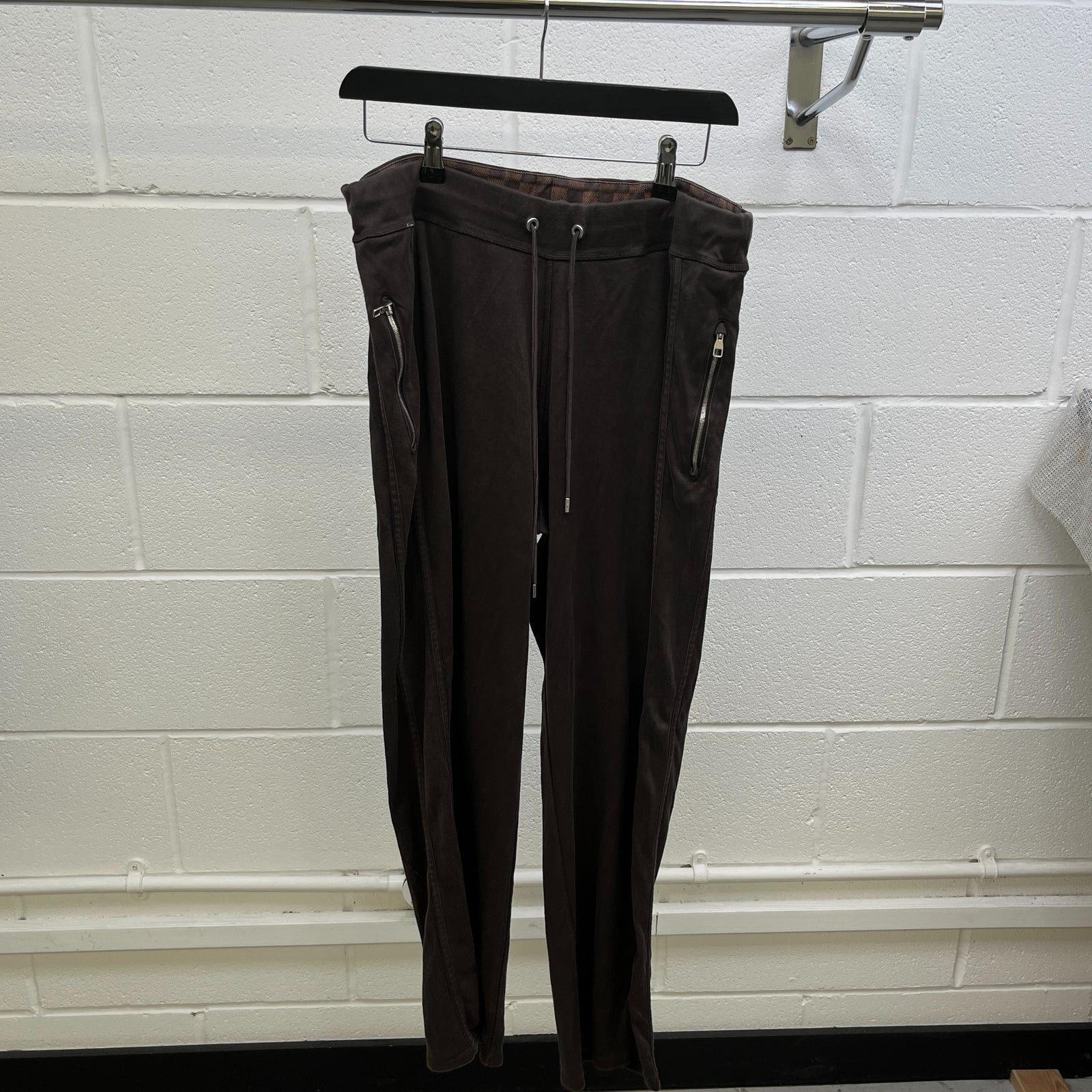 Men's Damier Ebene Lv Embossed Joggers Brown Size XL - Photo 10